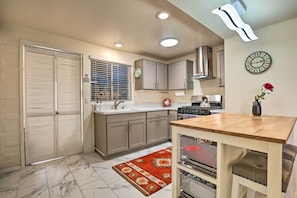 Apartment (1 Bedroom) | Interior - Lovely Green Valley Abode w/ Community Pool! (Green Valley)