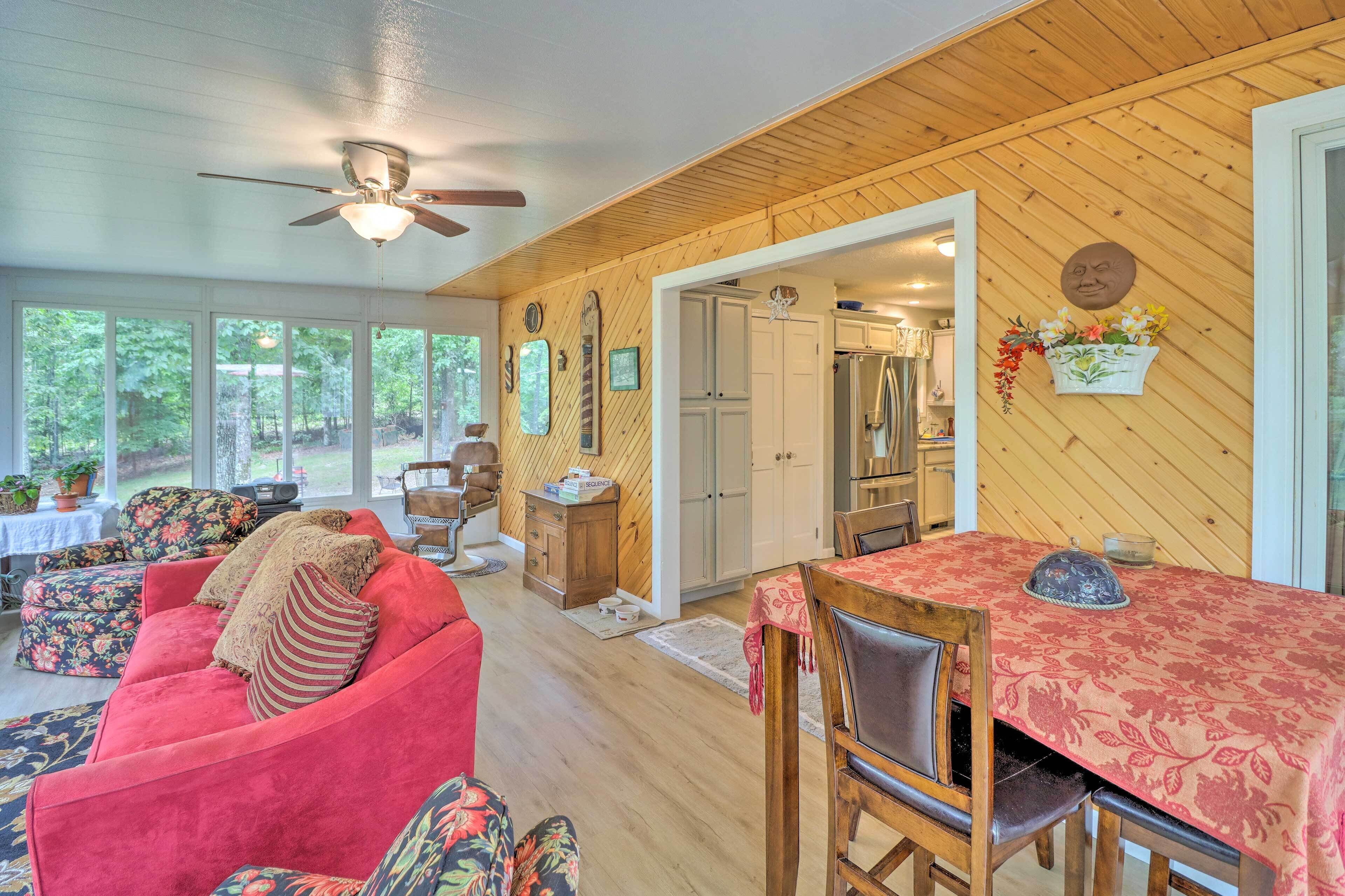 House (3 Bedrooms) | Interior