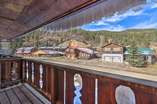 Downtown Red River Retreat w/ Mtn Views + Yard