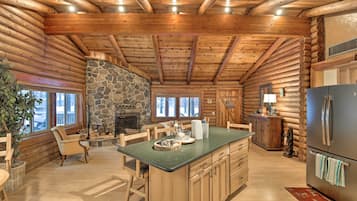 ุงูู
ูุดุฃุฉ ู
ู ุงูุฏุงุฎู