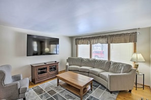 House (3 Bedrooms) | Interior