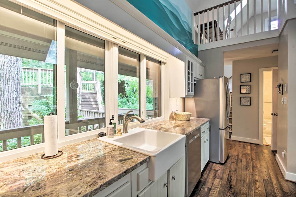 Wintergreen Resort Home w/ 2 Decks + Ski Access! - Wintergreen Resort, VA