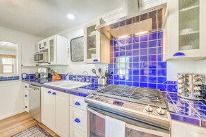 House (2 Bedrooms) | Interior - Ruidoso Cabin - Walk to Local Park + Downtown (Ruidoso)