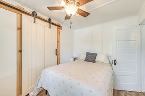 House (2 Bedrooms) | Interior - Ruidoso Cabin - Walk to Local Park + Downtown (Ruidoso)