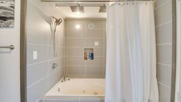 ู
ูุฒู (2 Bedrooms) | ุงูู
ูุดุฃุฉ ู
ู ุงูุฏุงุฎู