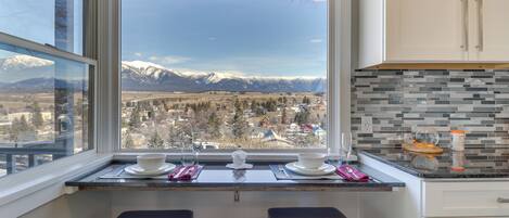 Casa (2 Bedrooms) | Cocina privada | Microondas, horno, placa de cocina y lavavajillas