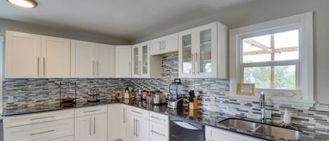 House (2 Bedrooms) | Interior