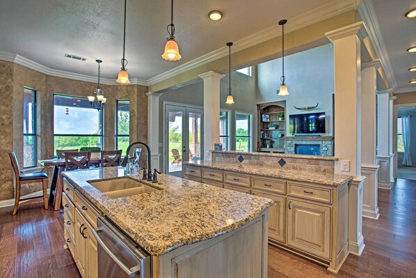 Rumah (6 Bedrooms) | Interior