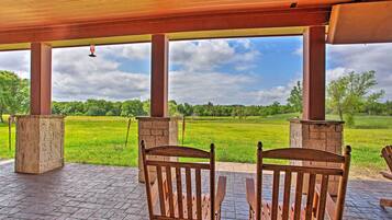 House (6 Bedrooms) | Interior