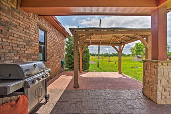 House (6 Bedrooms) | Interior