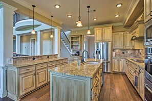 Rumah (6 Bedrooms) | Interior