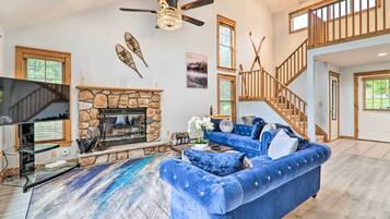 Căn hộ (4 Bedrooms) | Khu phòng khách | Lò sưởi