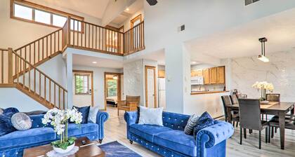 Modern Camelback Mountain Home: 1/2 Mi to Skiing!