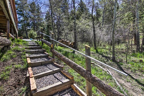 High Ridge Hideaway Apartment on 20 Acres!