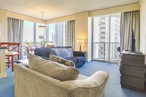 Apartment (1 Bedroom) | Interior - Pool & Tennis: Beachfront Florida Condo! (Sunny Isles Beach)