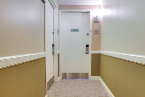 Apartment (1 Bedroom) | Interior - Pool & Tennis: Beachfront Florida Condo! (Sunny Isles Beach)