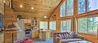 Florissant Hilltop Hideaway w/ Porch + Pond Access