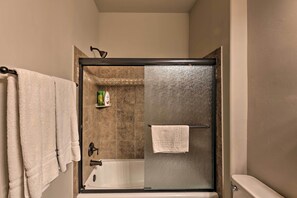 平房 (3 Bedrooms) | 住宿內部