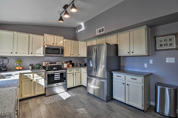 House (3 Bedrooms) | Interior - Scottsdale Home w/ Pool, Yard, Hammock + Fire Pit! (Scottsdale)