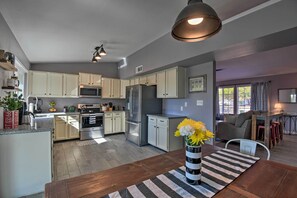 House (3 Bedrooms) | Interior - Scottsdale Home w/ Pool, Yard, Hammock + Fire Pit! (Scottsdale)