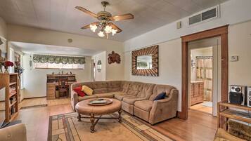 House (3 Bedrooms) | Depan hartanah