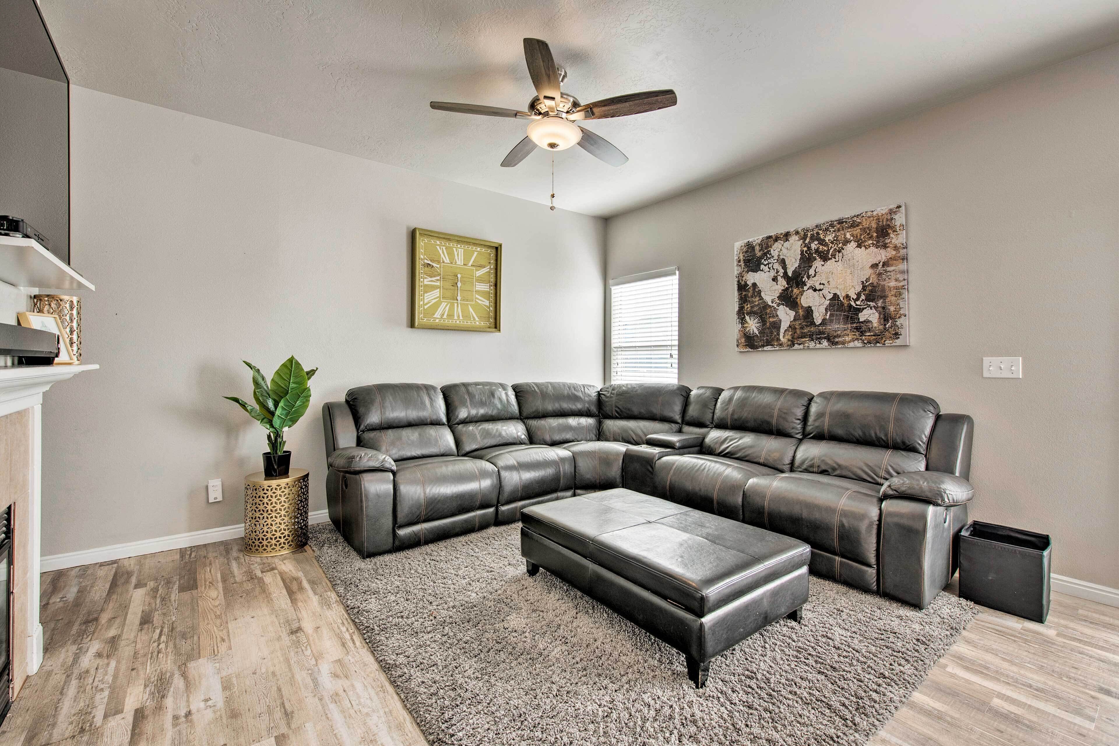 TV, fireplace, DVD player, books