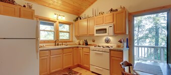 Waterfront Mercer Cabin w/ Wraparound Porch!