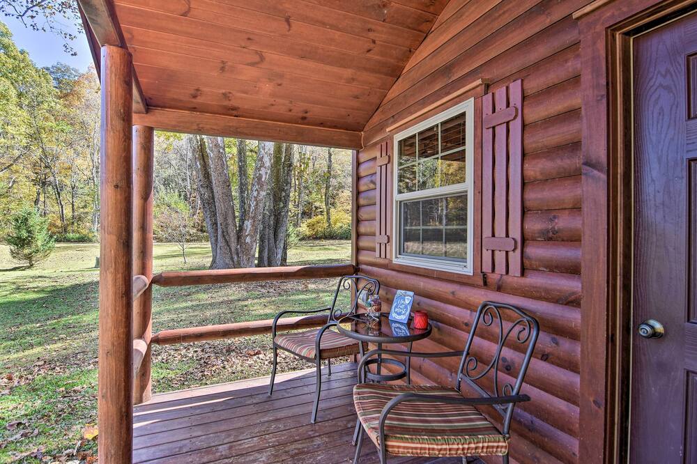 Rural Cabin Hideaway w/ Fire Pit & Mtn Views! - Volga, WV