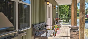 Fire Pit & Creek Access: Poconos Cottage