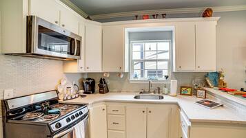 House (1 Bedroom) | Interior