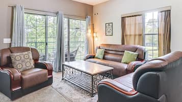 Apartment (2 Bedrooms) | Front of property