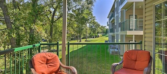 Resort Condo w/ Patio, 5 Mi to Branson Landing!