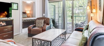 Cozy Resort Condo 5 Mi to Branson Landing!