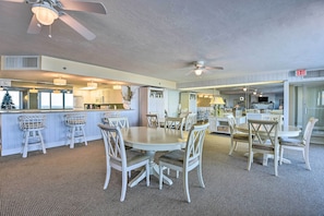 Apartment (2 Bedrooms) | Interior - Beachfront Condo w/ Pool Access in Ponce Inlet (Ponce Inlet)