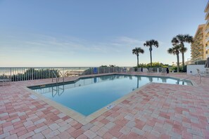 Apartment (2 Bedrooms) | Interior - Beachfront Condo w/ Pool Access in Ponce Inlet (Ponce Inlet)