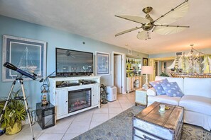 Apartment (2 Bedrooms) | Interior - Beachfront Condo w/ Pool Access in Ponce Inlet (Ponce Inlet)