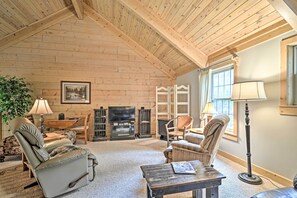 Interior - Rustic + Modern Home W/fire Pit on Tower Pond! (Onaway)