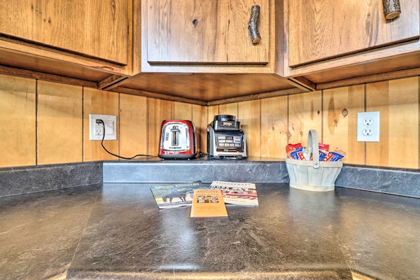 Cozy Haven Of Rest Home W/ Amish Country Views! - Shipshewana, IN