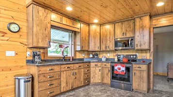 House (2 Bedrooms) | Interior