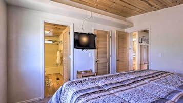 ハウス (3 Bedrooms) | 3 室のベッドルーム、アイロン / アイロン台、ベッドシーツ