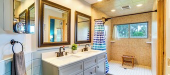Sunny Titusville Retreat Near Space Coast!