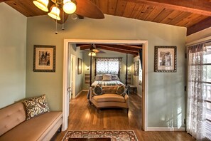 1 bedroom, bed sheets - Balcony Studio Suite on Tucson Equestrian Estate! (Tucson)
