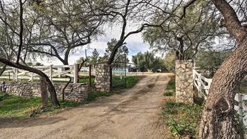 Khuôn viên nơi lưu trú