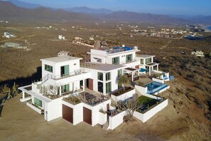 Villa (6 Bedrooms) | Interior