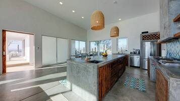 Villa (6 Bedrooms) | Interior
