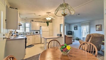 House (2 Bedrooms) | Interior