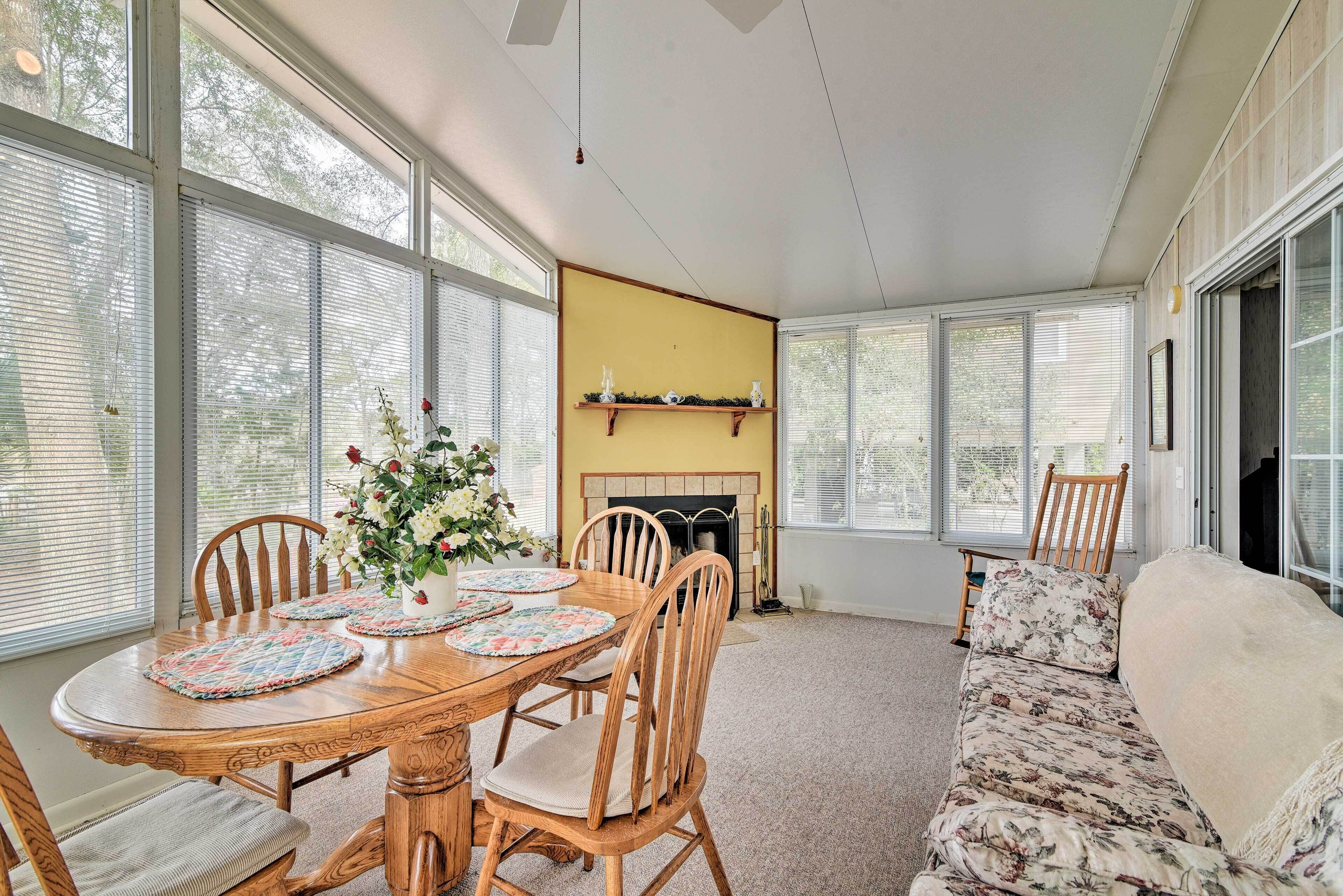 Rumah (2 Bedrooms) | Tempat makan