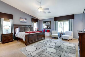 5 habitaciones, escritorio y tabla de planchar con plancha 