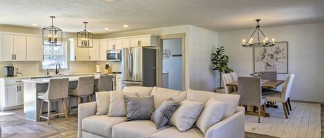 House (3 Bedrooms) | Front of property
