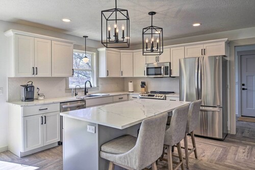 Retreat w/ Deck ~ 9 Mi to Downtown Springfield